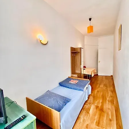 Schronisko Mlodziezowe Ptsm 