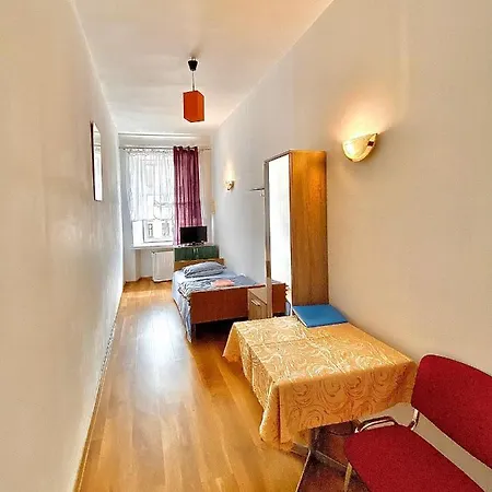 Hostel Schronisko Mlodziezowe Ptsm 