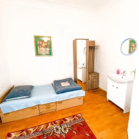 호스텔 Schronisko Mlodziezowe Ptsm 