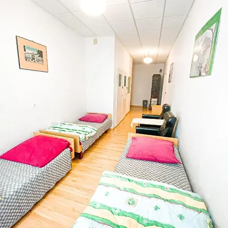 Hostel Schronisko Mlodziezowe Ptsm 