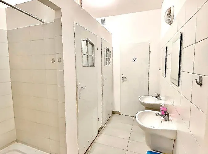 Schronisko Mlodziezowe Ptsm 